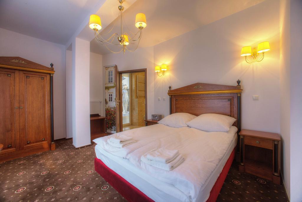 Hotel Lancut Room photo