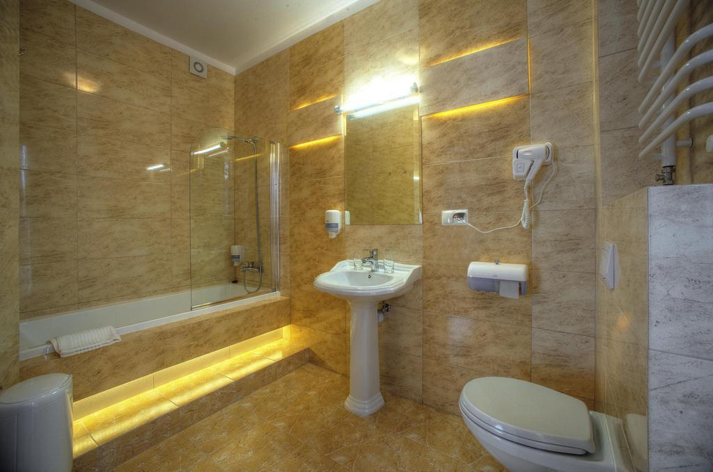 Hotel Lancut Room photo